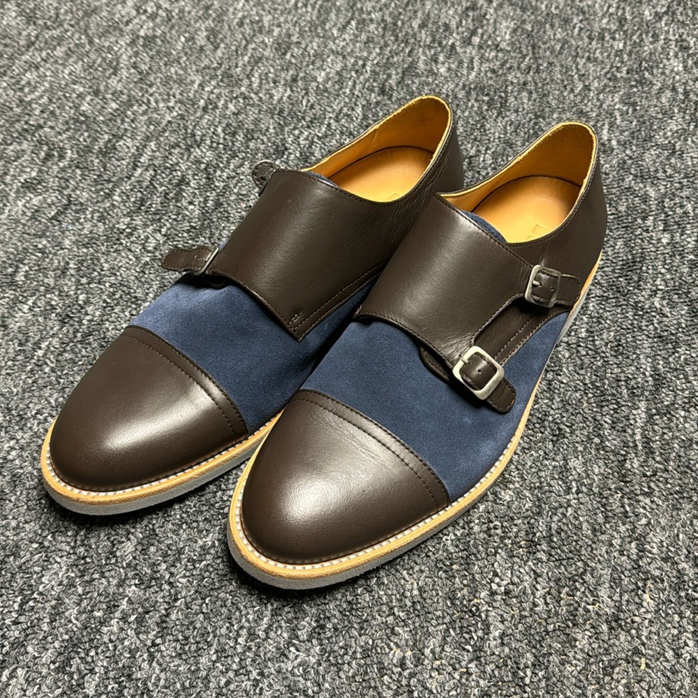 New in box Soxy men’s shoes.